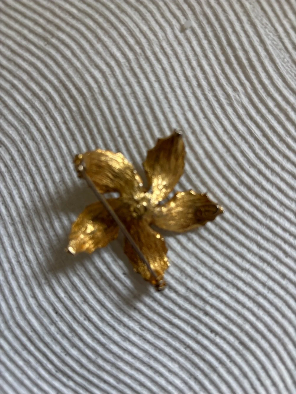 Benedikt ny vintage Gold-tone Flower Brooch with Turquoise Bead Cluster -